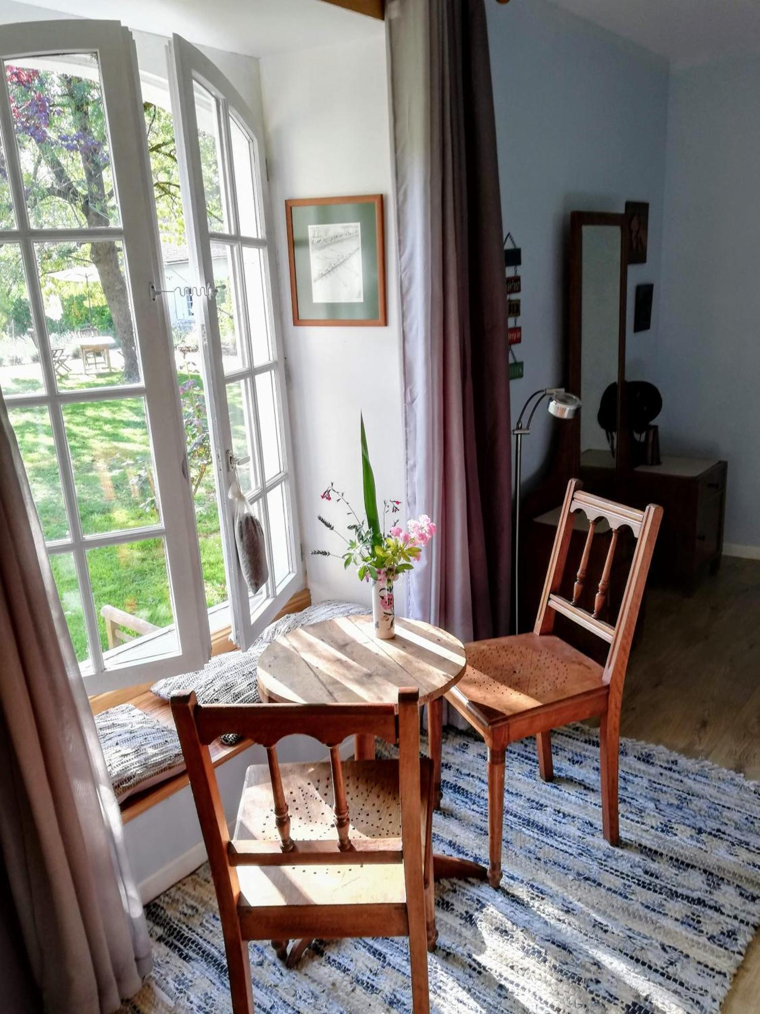 Bourg-CharenteLe Domaine Des Platanes住宿加早餐旅馆 外观 照片